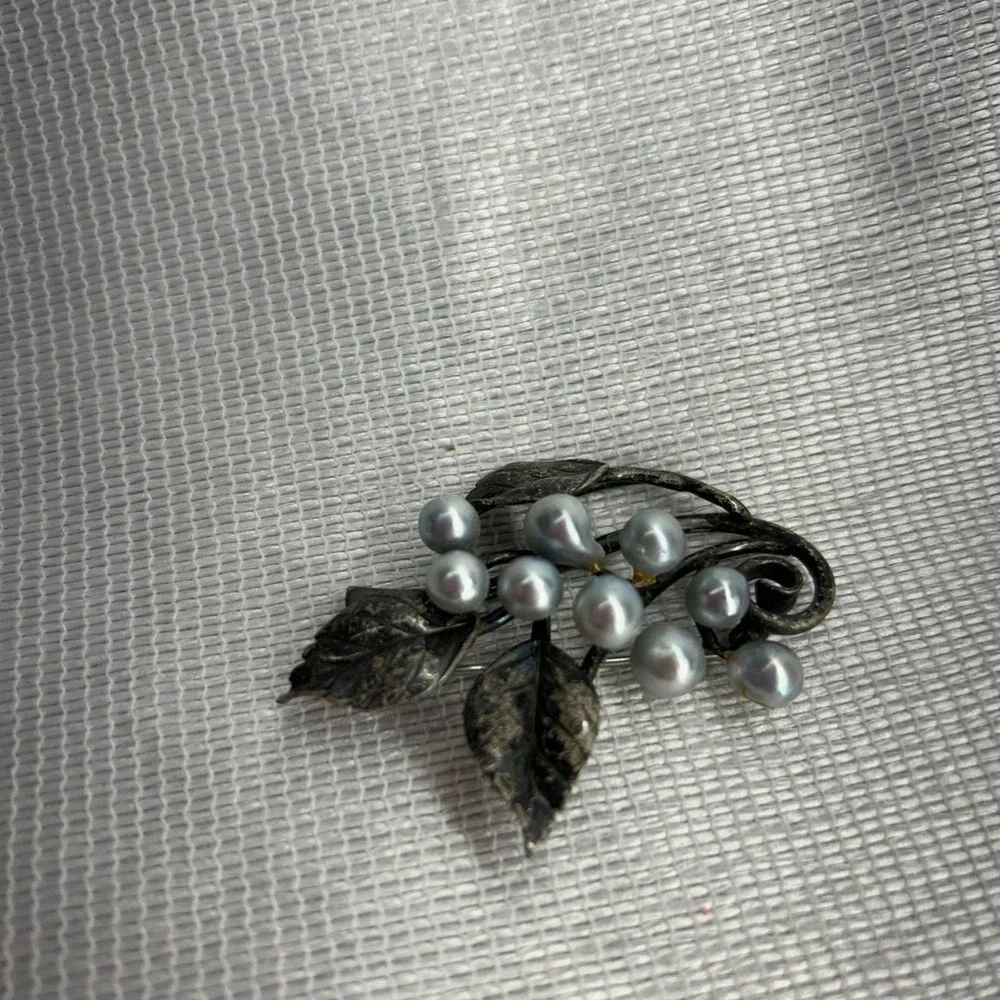 Vintage Ming's Sterling Silver Blue Pearl Brooch Featuring Delicate Leaf Design